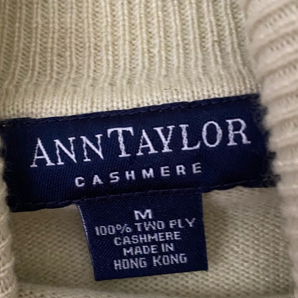 ANN TAYLOR Cropped Turtleneck Sweater - Picture 3 of 3